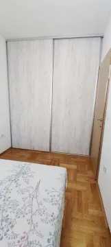 Izdavanje, jednosoban stan, 36m², Stari Aerodrom, Podgorica - image 9