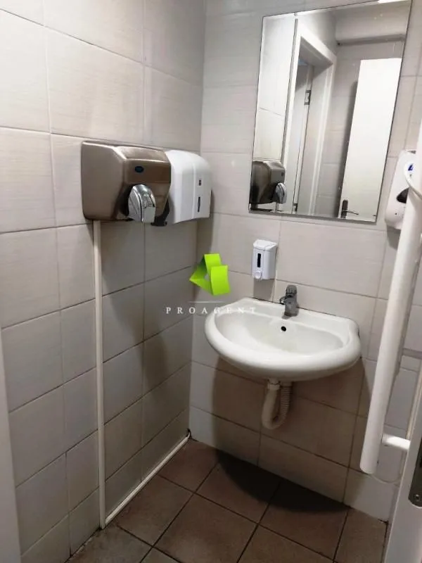 Rent, office space, 530m², Medijana, Niš