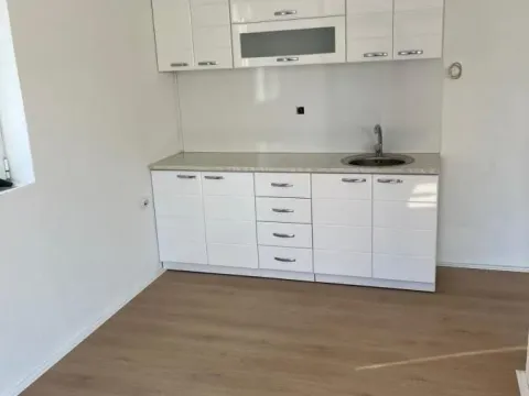 Izdavanje, poslovni prostor, 37m², Medijana, Niš - image 3