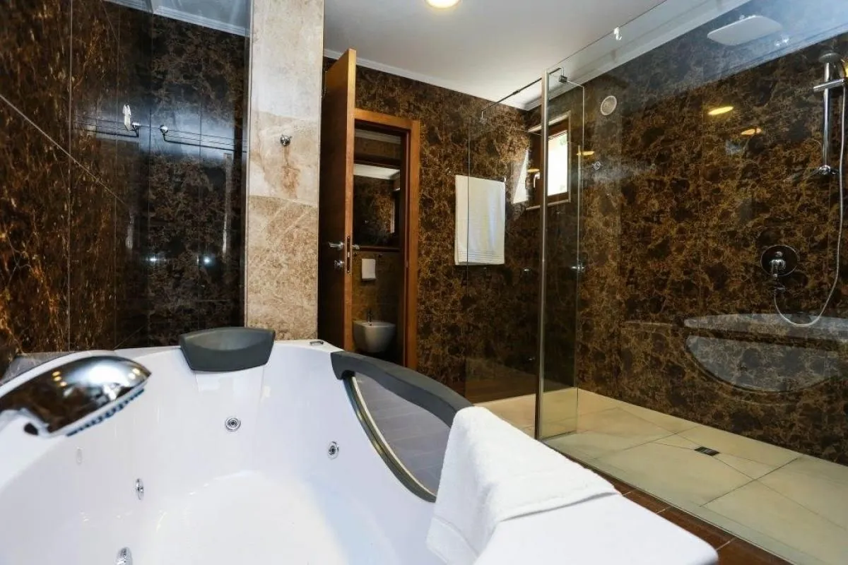 Prodaja, kuća, 517m², Krašići, Tivat