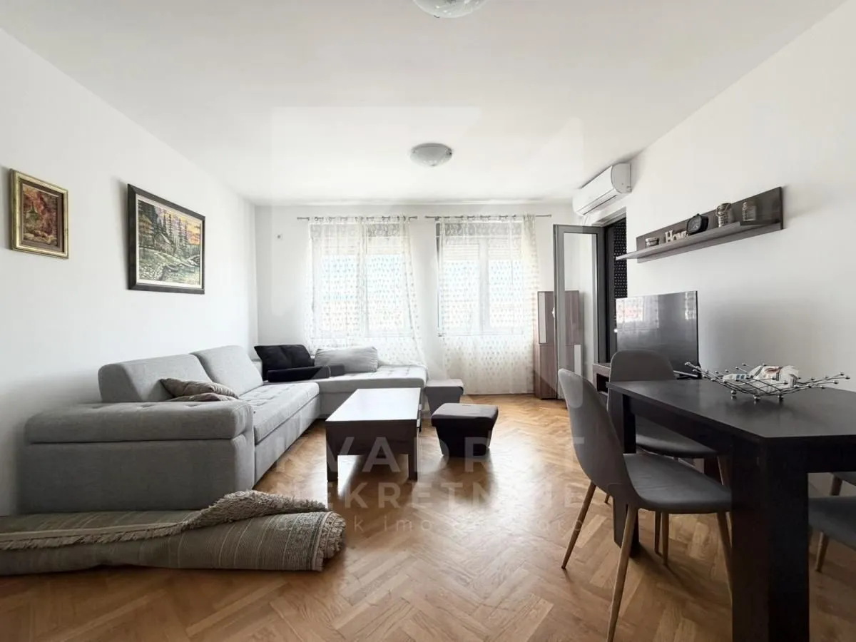 Izdavanje, jednosoban stan, 50m², Blok 9, Podgorica