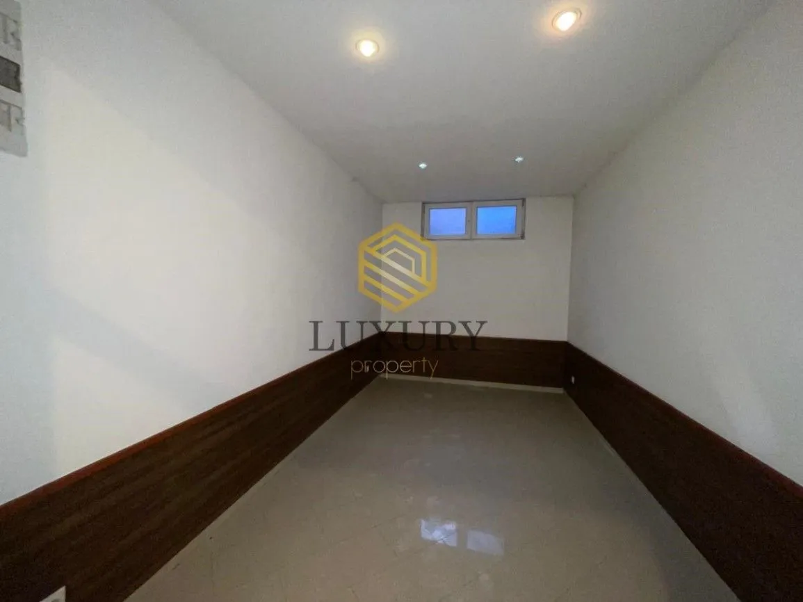 Rent, office space, 80m², Stari Aerodrom, Podgorica
