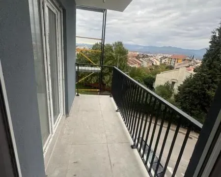 Prodaja, trosoban stan, 82m², Podgorica, Crna Gora - image 1