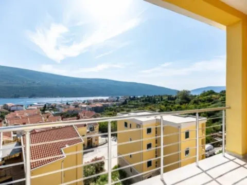 Sale, two bedroom apartment, 69m², Đenovići, Herceg Novi