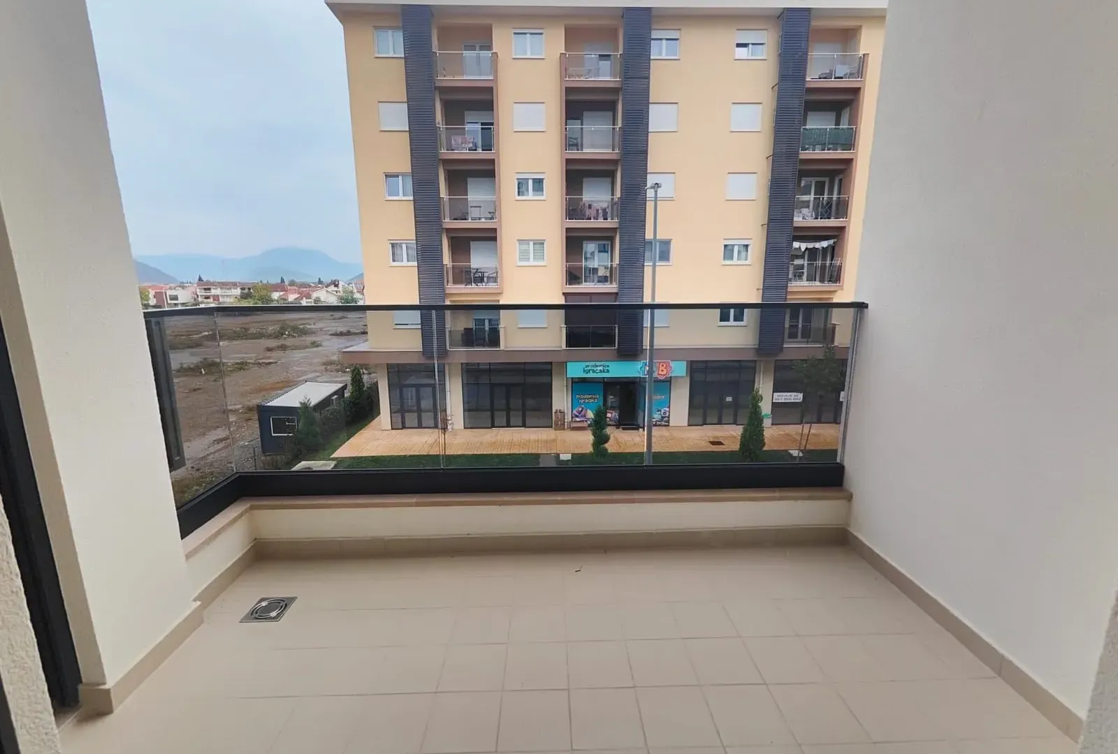 Izdavanje, dvosoban stan, 53m², City Kvart, Podgorica