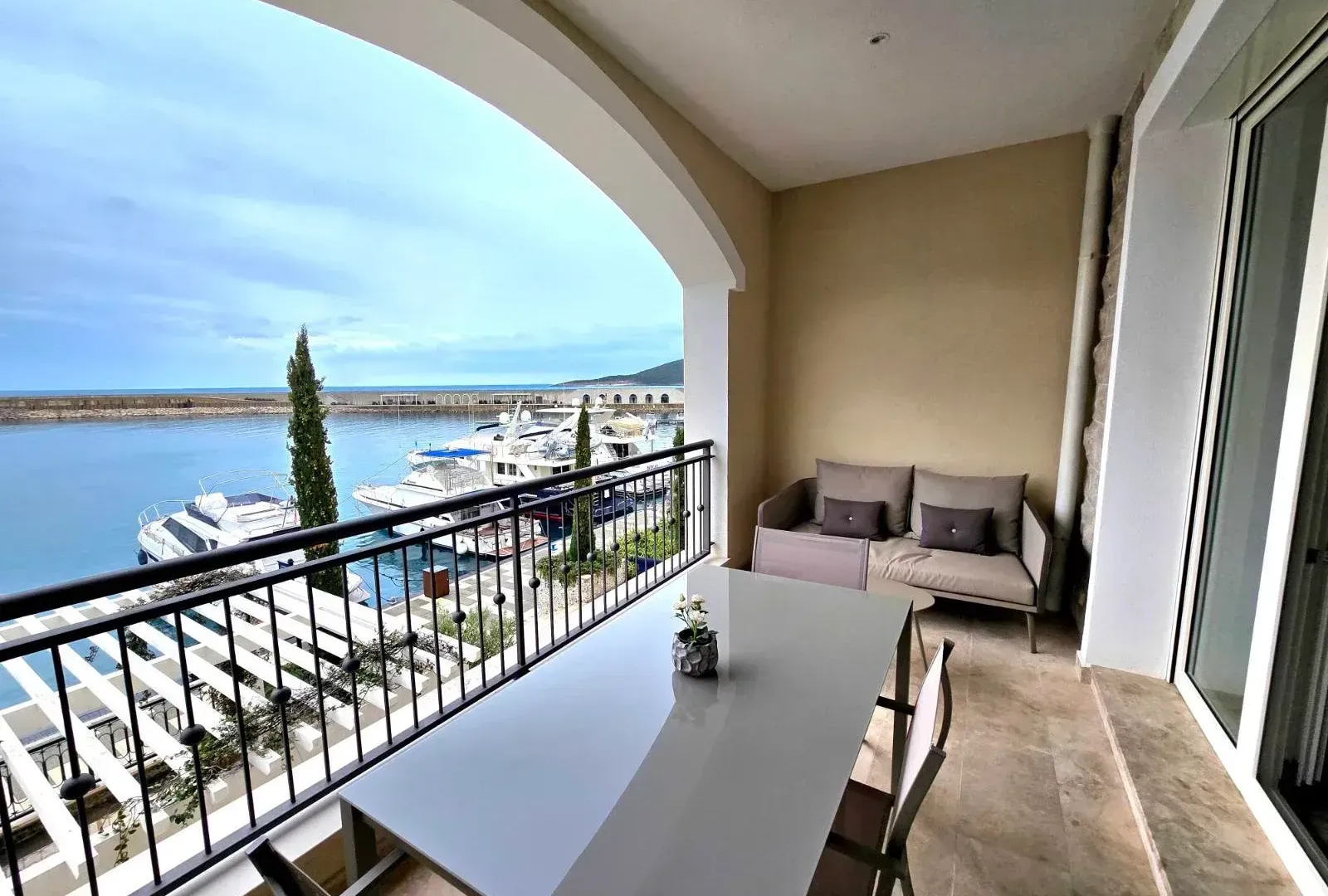 Sale, apartment, 46m², Tivat, Crna Gora