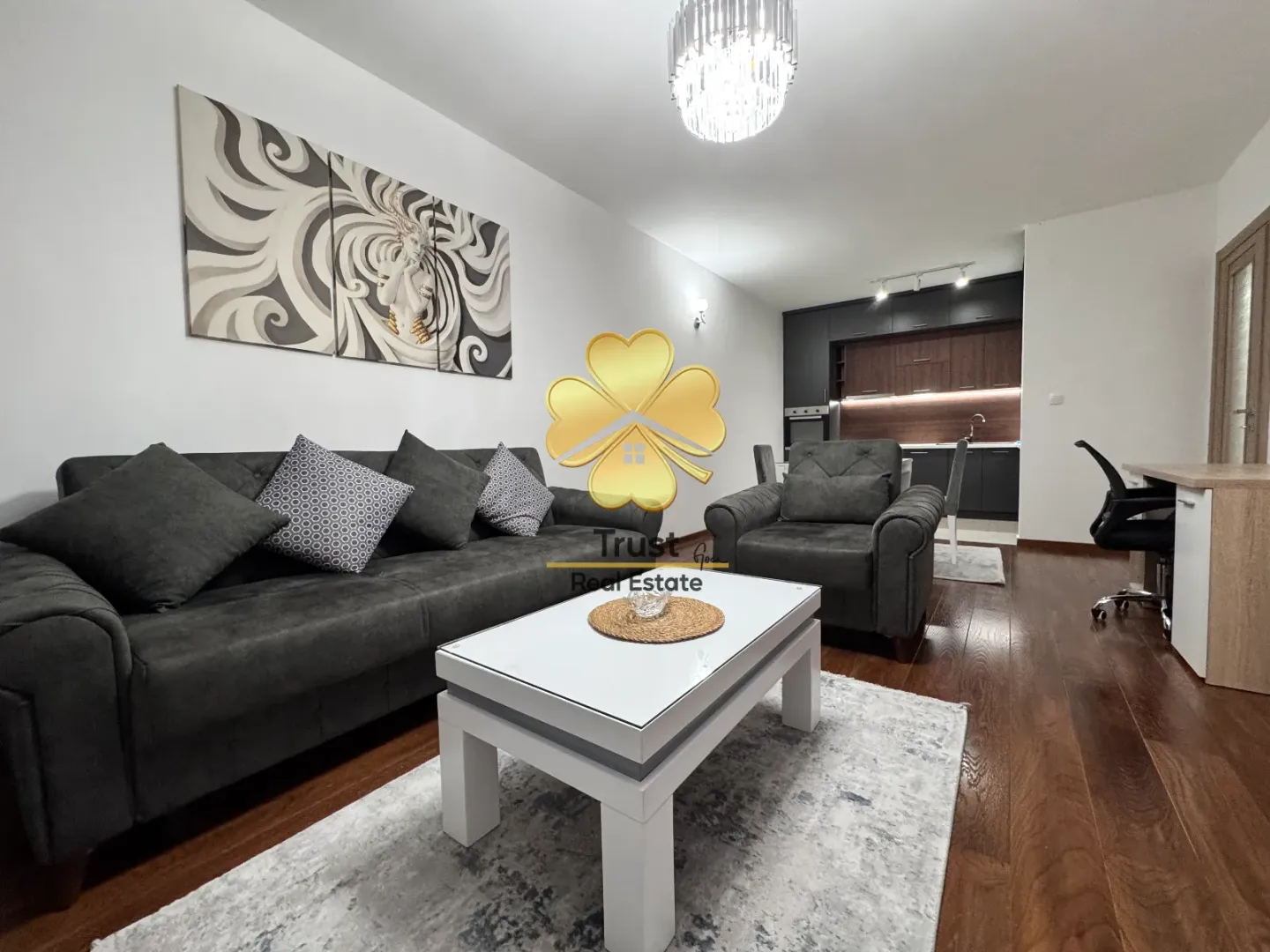 Izdavanje, dvosoban stan, 70m², Master Kvart, Podgorica