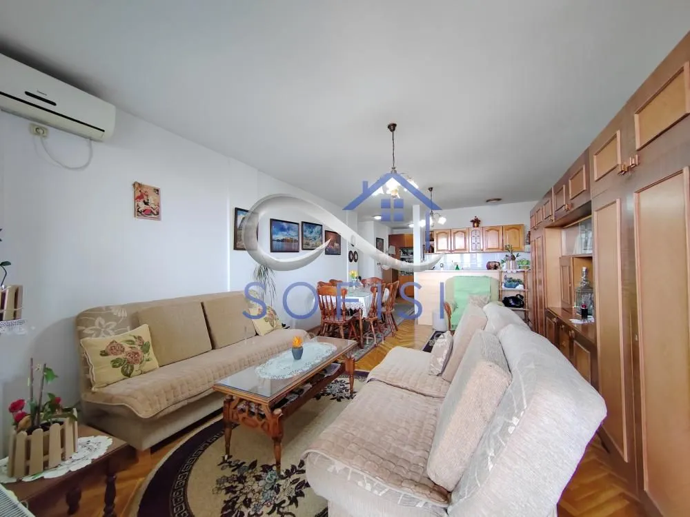 Prodaja, dvosoban stan, 73m², Socijalno, Novi Sad Sve Podlokacije