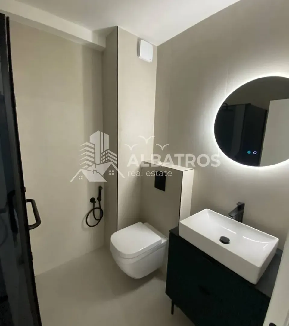 Prodaja, jednosoban stan, 55m², Centar, Bar