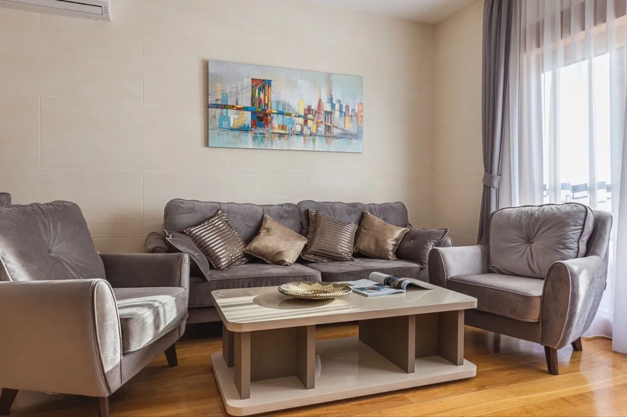 Izdavanje, dvosoban stan, 62m², Pržno, Budva