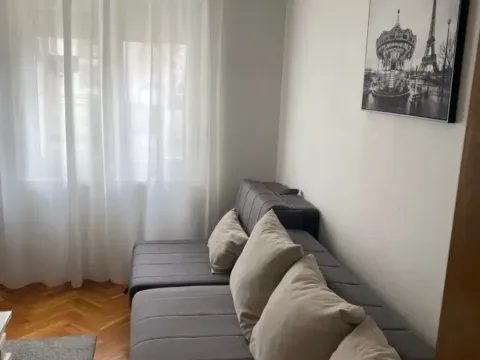 Rent, studio apartment, 30m², Blok 9, Podgorica - image 3