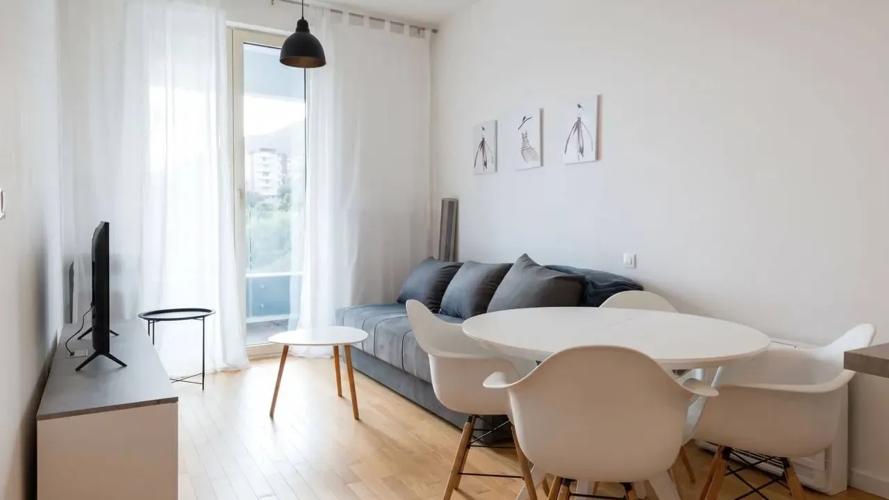 Rent, one bedroom apartment, 47m², Bečići, Budva