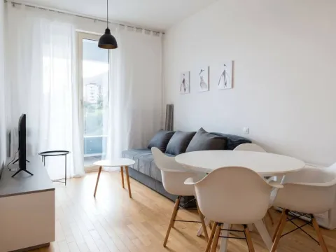Izdavanje, jednosoban stan, 47m², Bečići, Budva - image 1