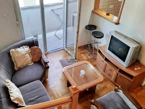 Prodaja, jednosoban stan, 50m², Zabjelo, Podgorica - image 1