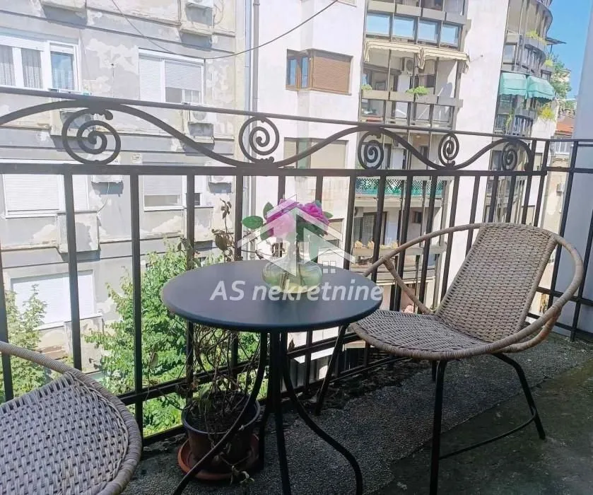Rent, four bedroom apartment, 120m², Stari Grad, Beograd