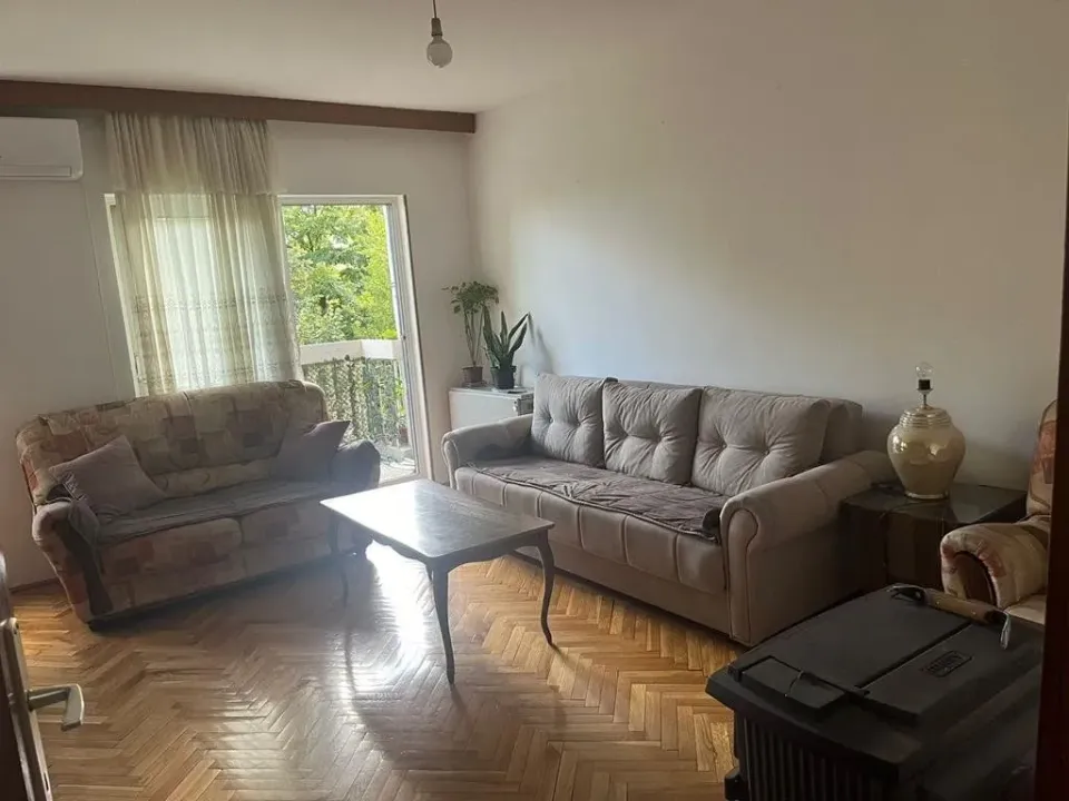 Izdavanje, dvosoban stan, 75m², Zabjelo, Podgorica