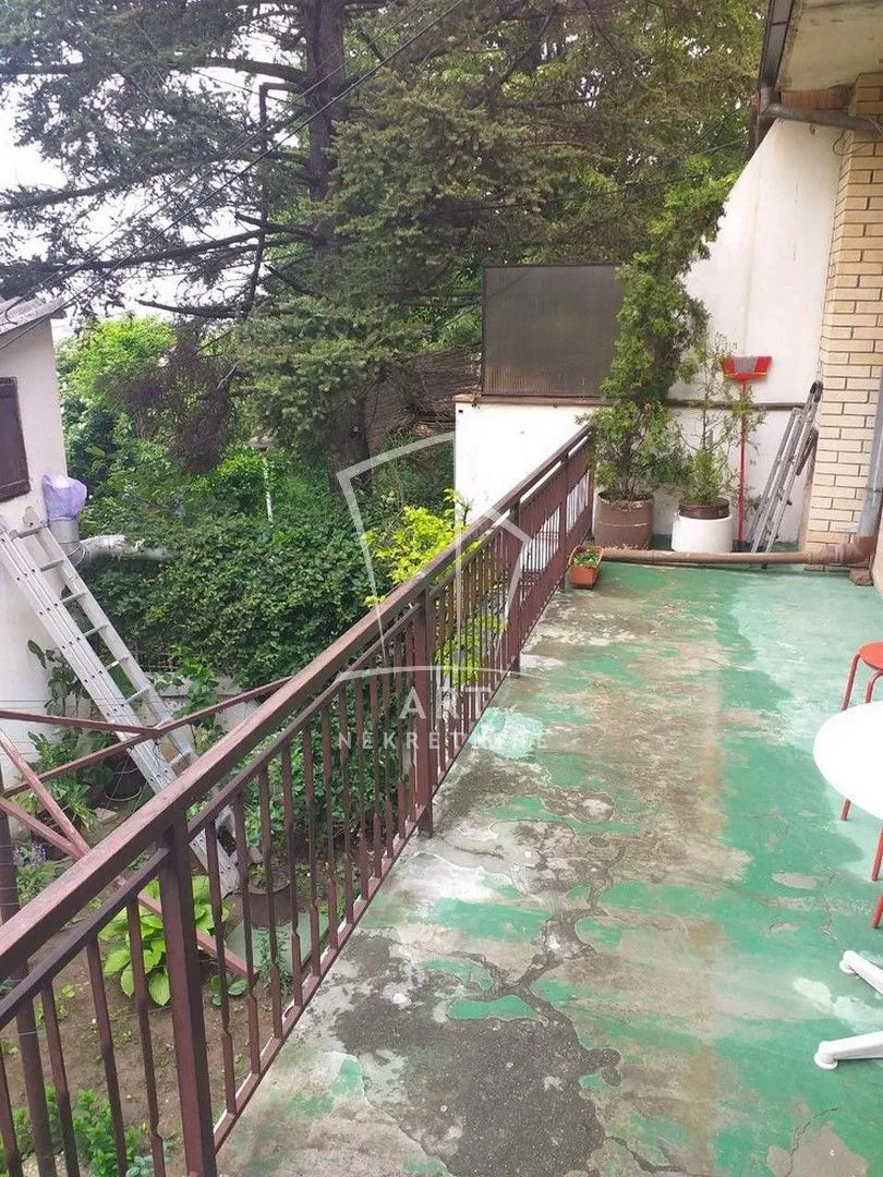 Prodaja, kuća, 275m², Zvezdarska Šuma, Zvezdara Sve Podlokacije