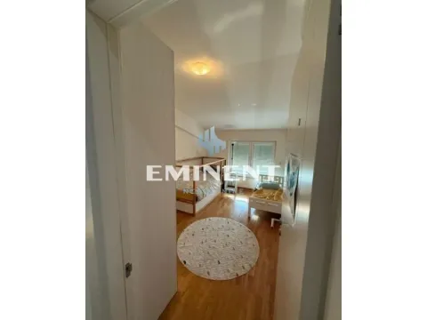 Rent, four bedroom apartment, 157m², Savski Venac, Beograd - image 7