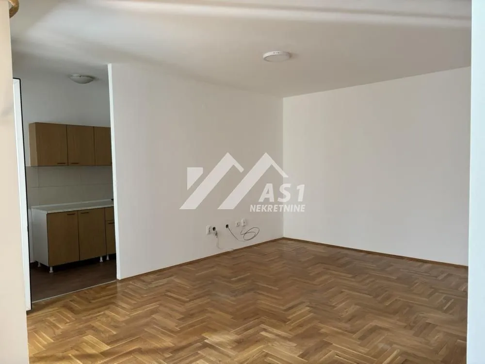 Izdavanje, dvosoban stan, 52m², Novo naselje, Novi Sad