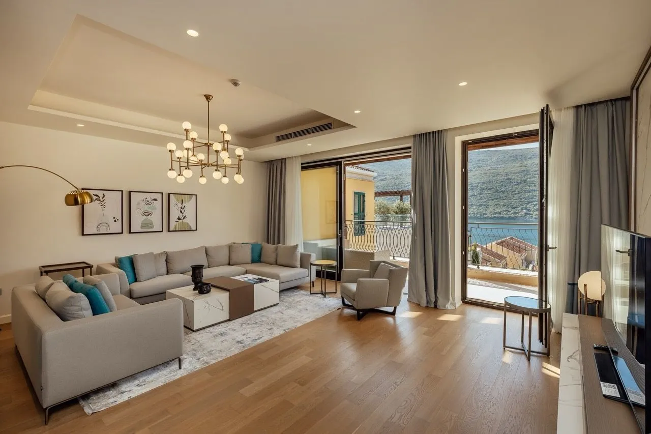 Prodaja, trosoban stan, 290m², Kumbor, Herceg Novi