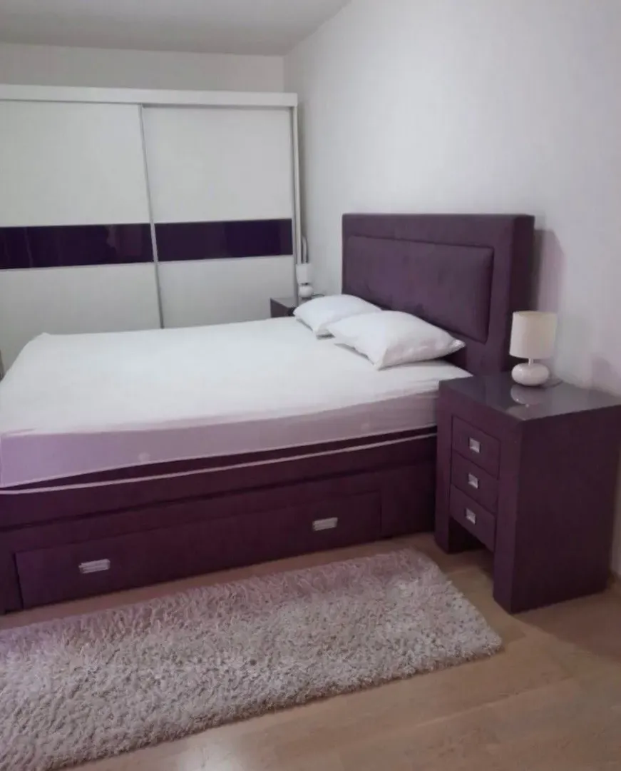 Izdavanje, dvosoban stan, 75m², Babin Do, Budva
