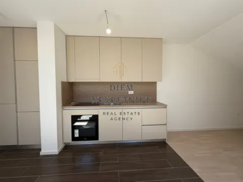 Prodaja, garsonjera, 45m², Tološi, Podgorica - image 2