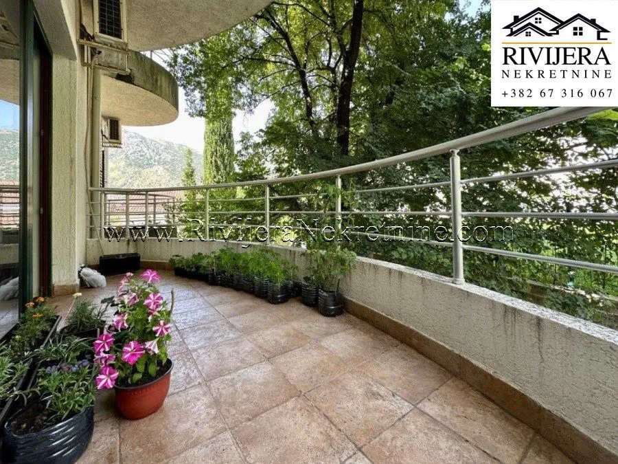 Prodaja, trosoban stan, 130m², Risan, Kotor