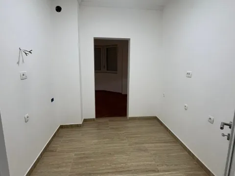 Izdavanje, trosoban stan, 100m², Zabjelo, Podgorica - image 4