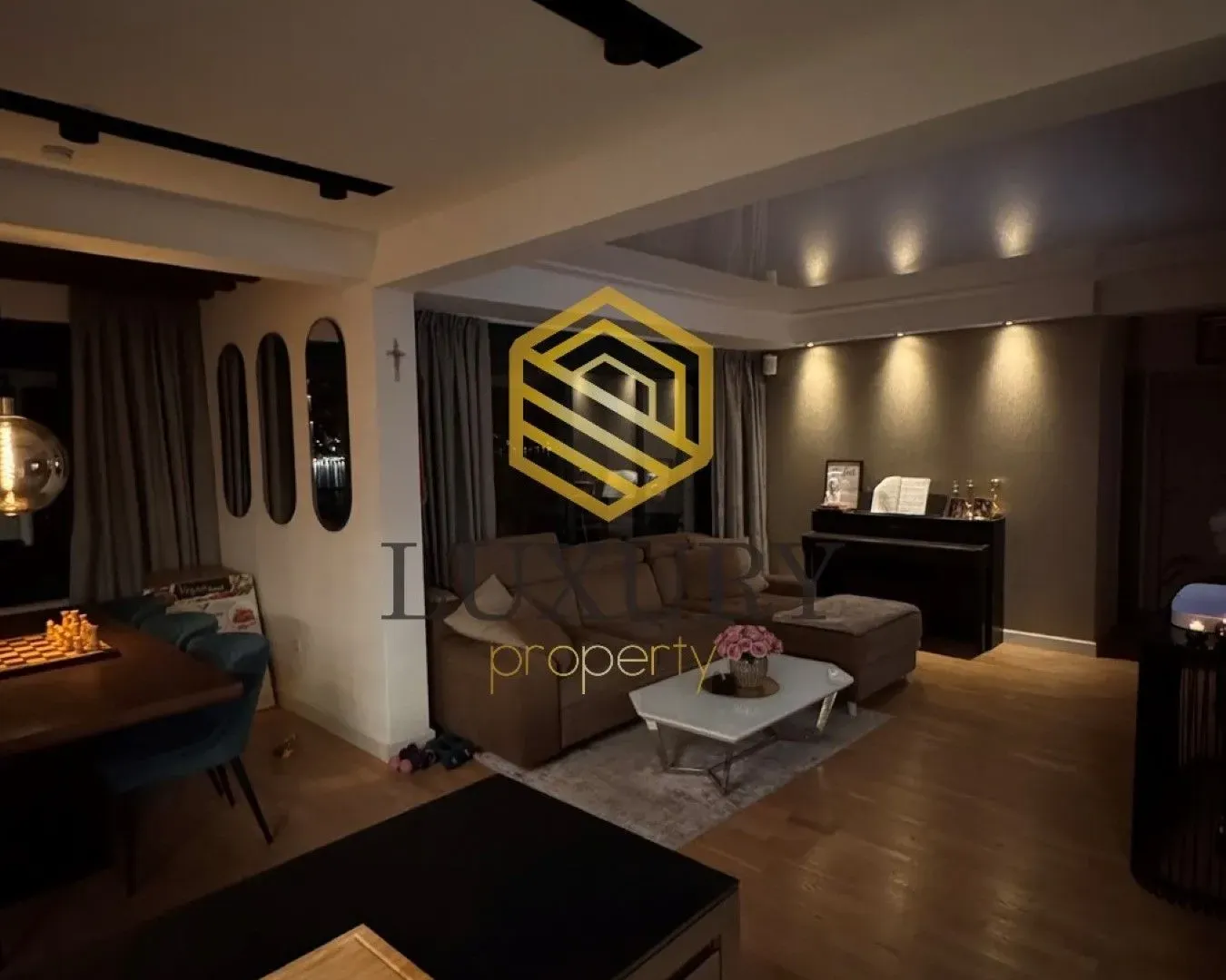 Sale, two bedroom apartment, 85m², Dobrota, Kotor