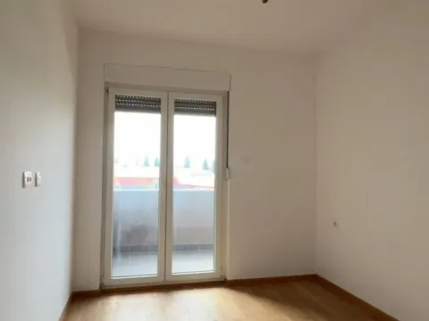 Prodaja, jednosoban stan, 45m², Pobrežje, Podgorica - image 7