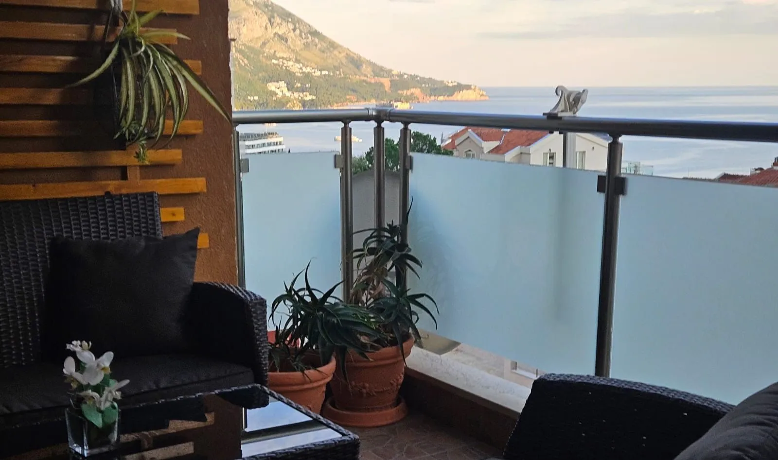 Prodaja, dvosoban stan, 68m², Bečići, Budva
