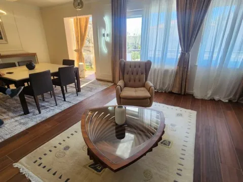 Rent, three bedroom apartment, 215m², Gorica C, Podgorica - image 12