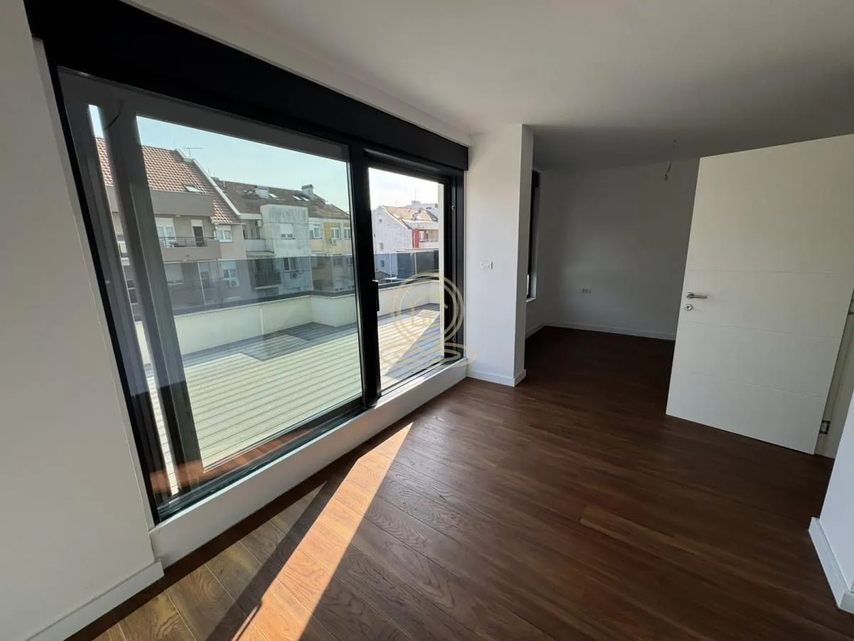 Prodaja, stan, 140m², Bulevar Evrope, Novi Sad Sve Podlokacije