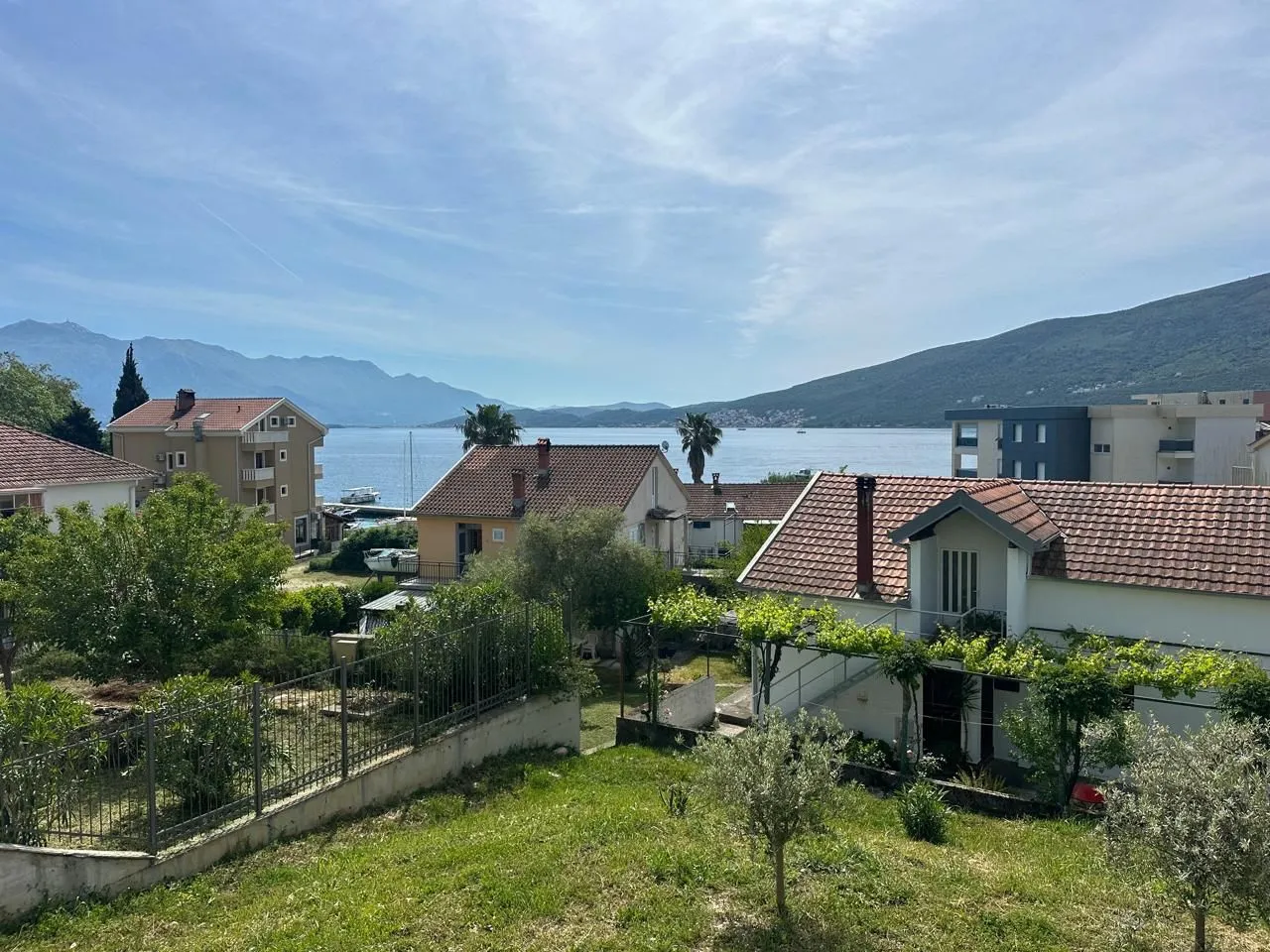 Prodaja, dvosoban stan, 85m², Đenovići, Herceg Novi