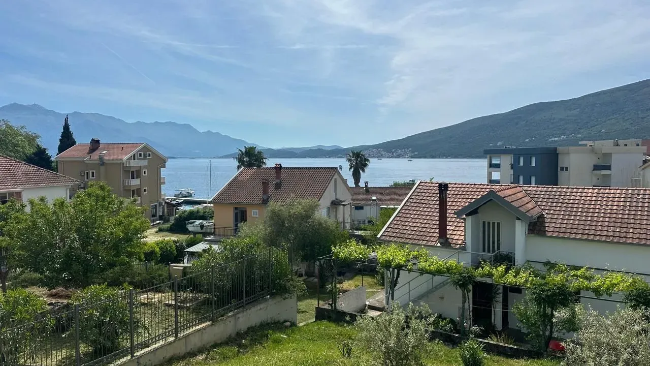 Sale, two bedroom apartment, 85m², Đenovići, Herceg Novi