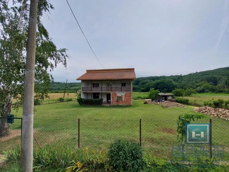 Prodaja, kuća, 240m², Donje Štiplje, Jagodina
