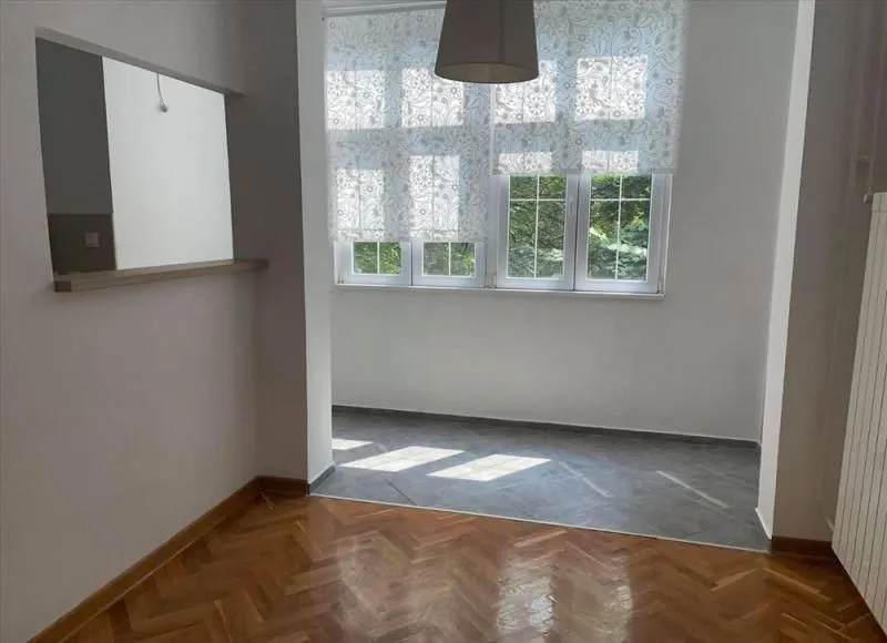 Izdavanje, trosoban stan, 70m², Palata Pravde, Beograd
