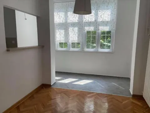 Rent, three bedroom apartment, 70m², Palata Pravde, Beograd - image 4