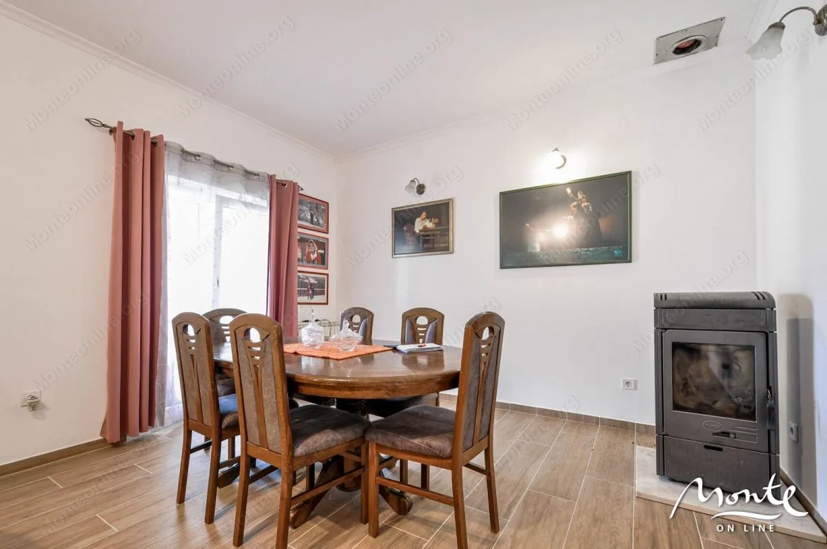 Prodaja, trosoban stan, 116m², Tivat, Crna Gora
