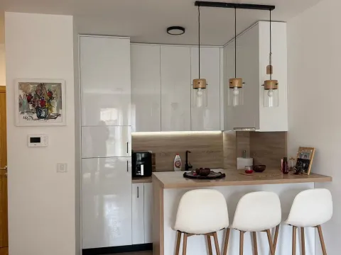 Sale, one bedroom apartment, 43m², Bečići, Budva - image 2