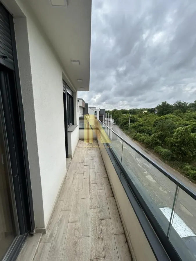 Izdavanje, četvorosoban stan, 92m², Alibegovac, Petrovaradin