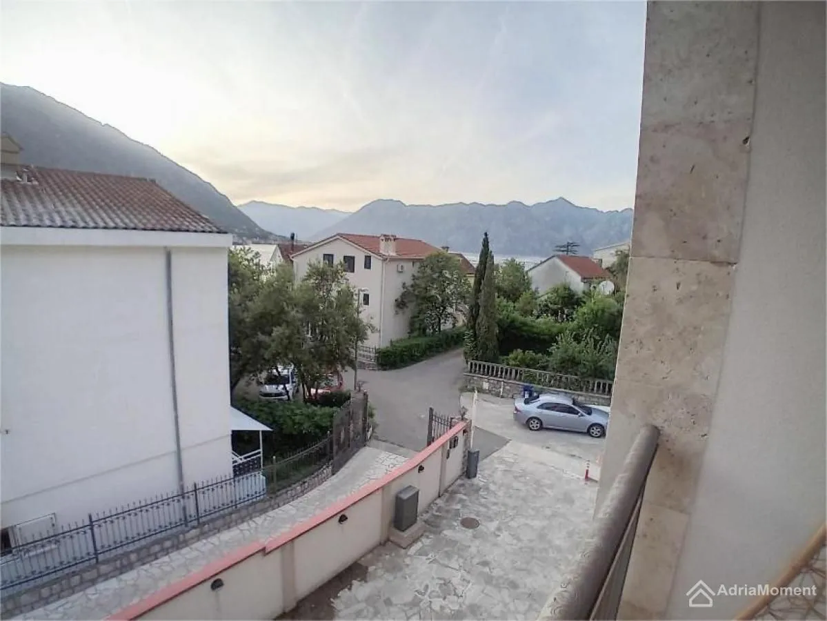 Prodaja, dvosoban stan, 72m², Dobrota, Kotor