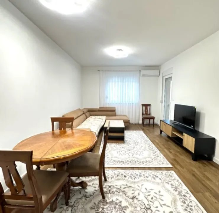 Izdavanje, jednosoban stan, 46m², Stari Aerodrom, Podgorica