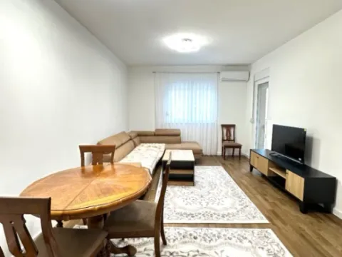 Izdavanje, jednosoban stan, 46m², Stari Aerodrom, Podgorica