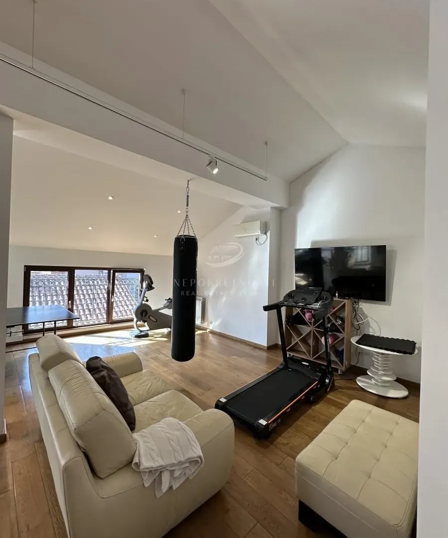 Sale, house, 300m², Lekino Brdo, Voždovac Sve Podlokacije