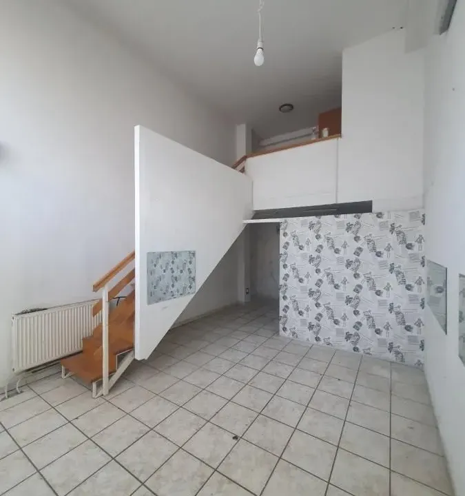 Izdavanje, poslovni prostor, 38m², Grbavica, Novi Sad Sve Podlokacije
