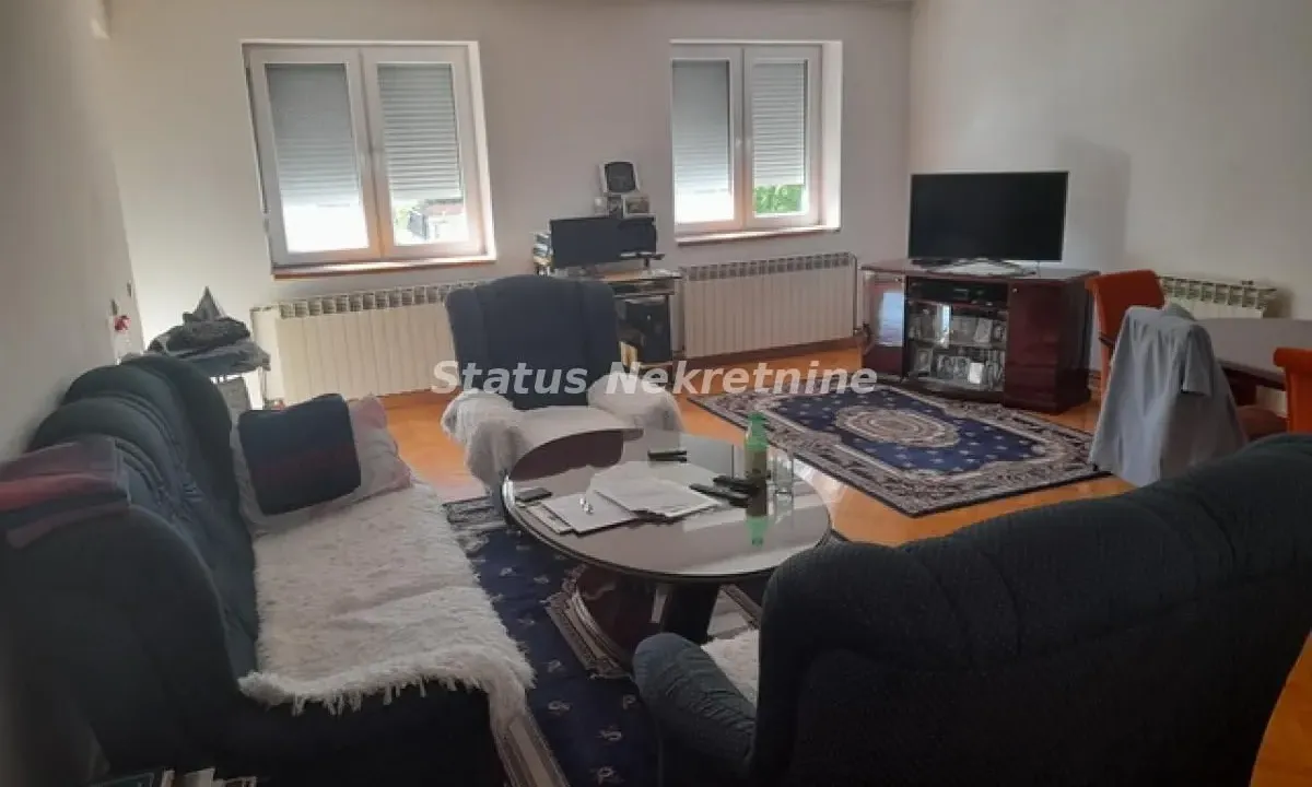 Prodaja, četvorosoban stan, 160m², Lipov gaj, Novi Sad Sve Podlokacije