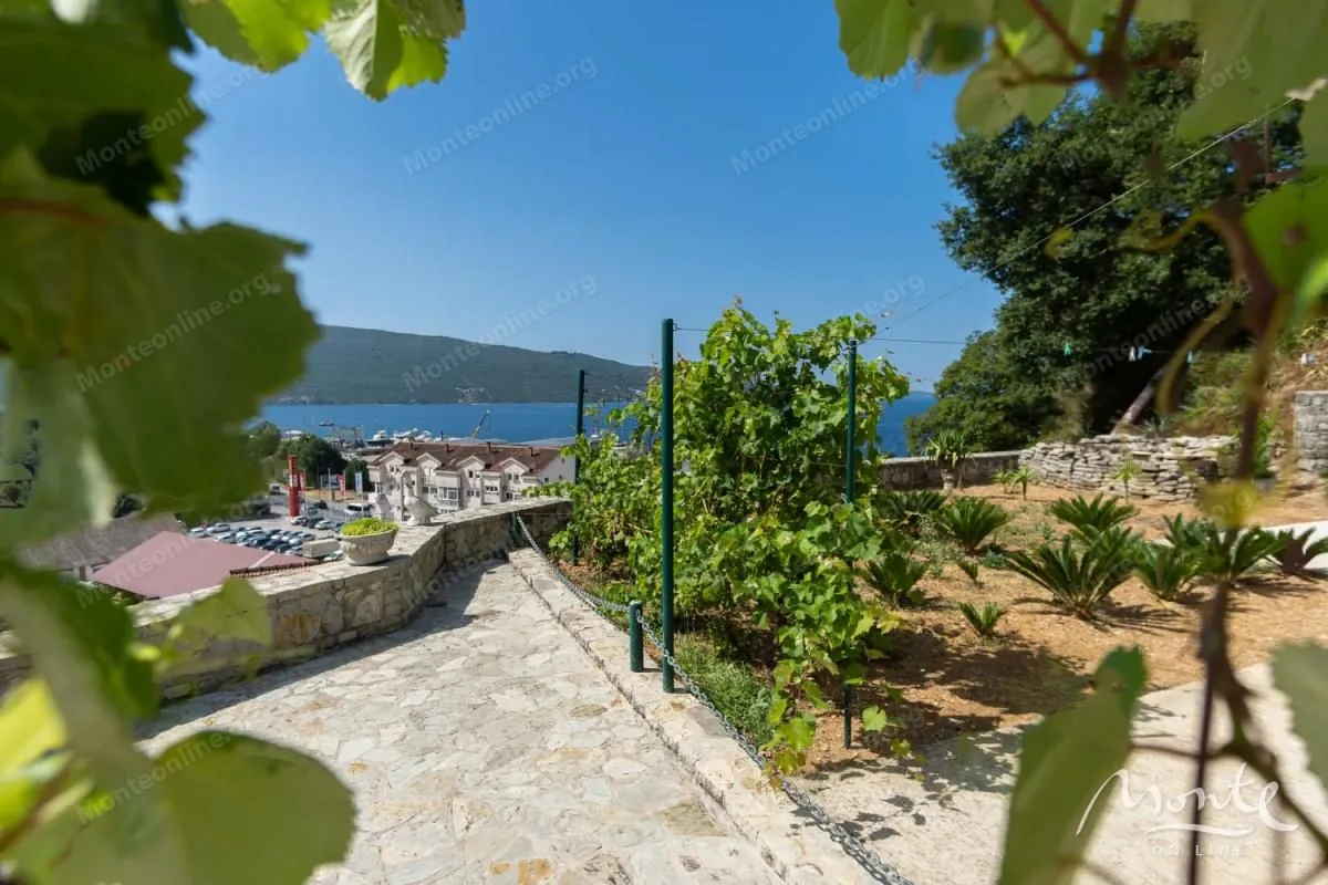 Prodaja, kuća, 64m², Zelenika, Herceg Novi