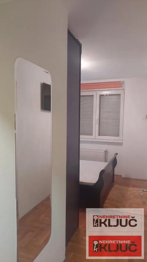 Izdavanje, trosoban stan, 71m², Centar, Novi Sad