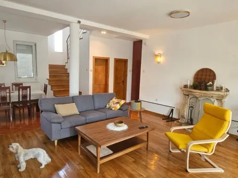 Rent, house, 180m², Krimovica, Kotor - image 11